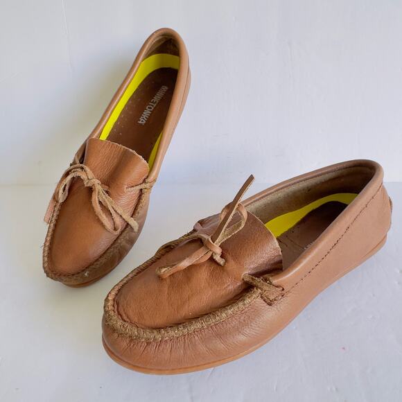 Brown Minnetonka Leather Moccasin Women Driving Loafers Cabincore Slip-On 10 - Picture 10 of 10